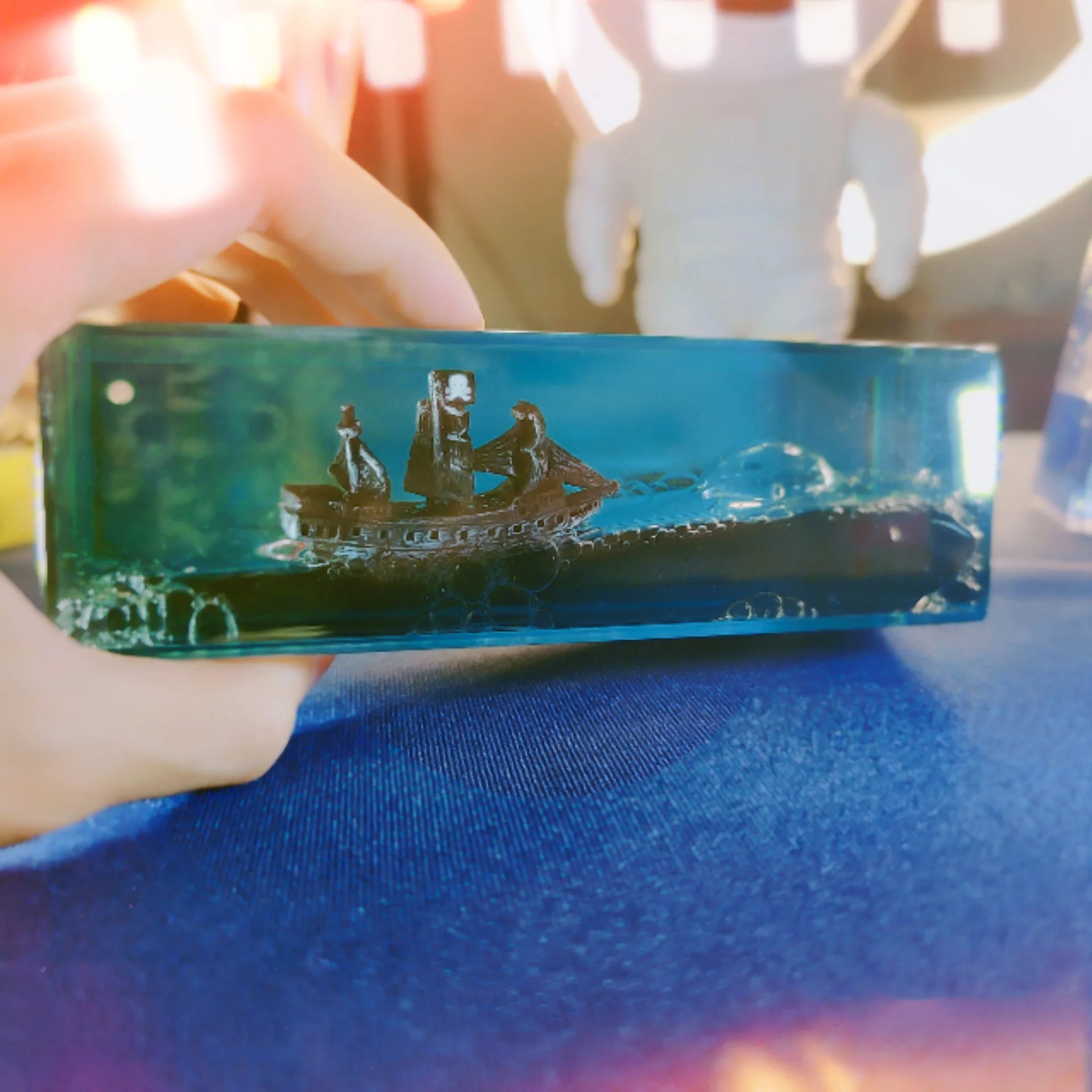 Black Pearl Ghost Cruise Ship Drift Bottle Fluid Hourglass Floating Boat Office Desktop Ornament Home Decor Decompression Gifts